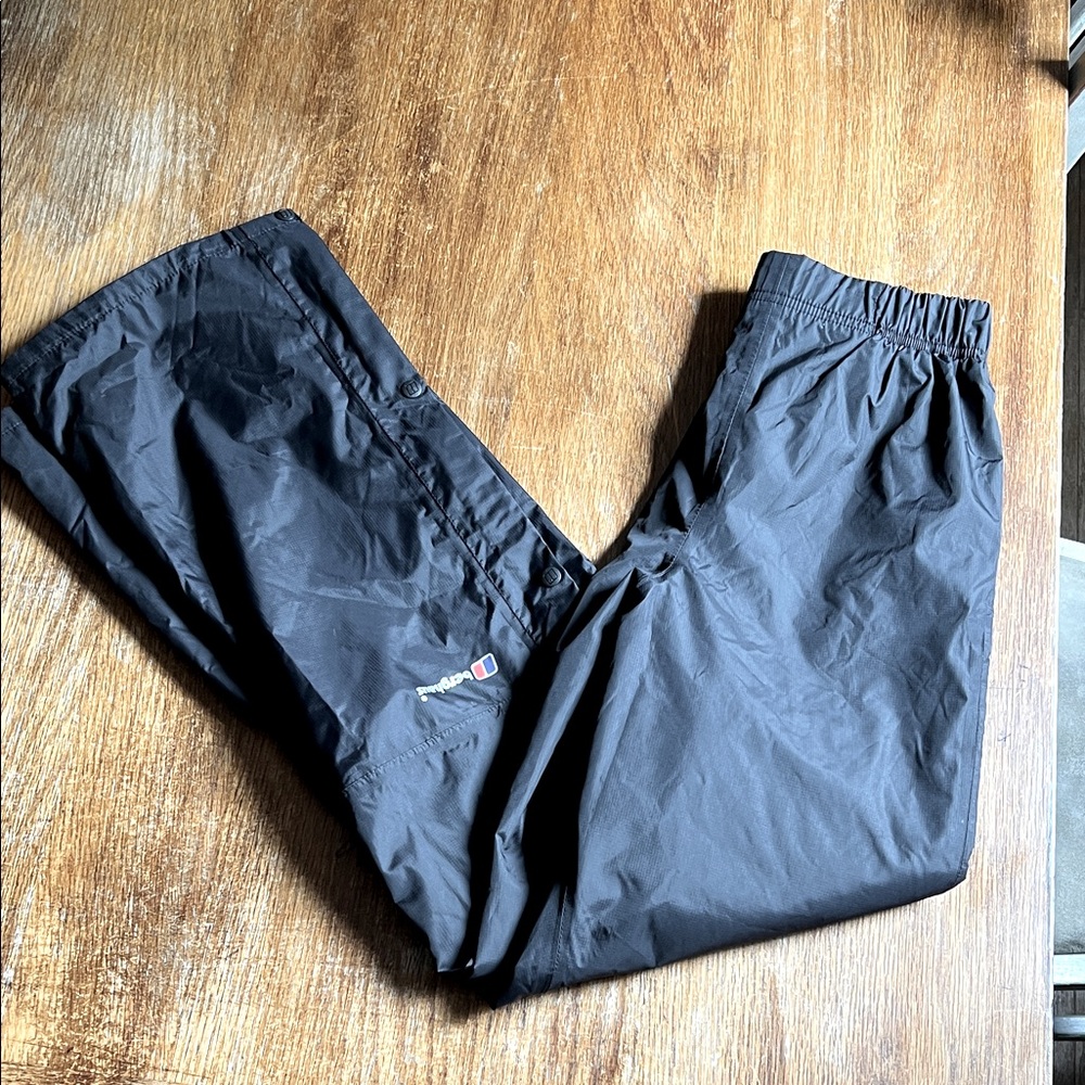 New Berghaus High Quality Rain Pants Unisex S/M